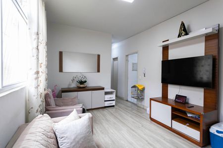 Sala de apartamento à venda com 3 quartos, 60m² em Alípio de Melo, Belo Horizonte
