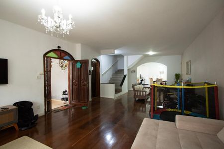 Sala de casa para alugar com 4 quartos, 407m² em Vila Trujillo, Sorocaba