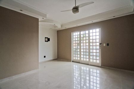 Sala de casa para alugar com 3 quartos, 211m² em Vila Boacava, São Paulo