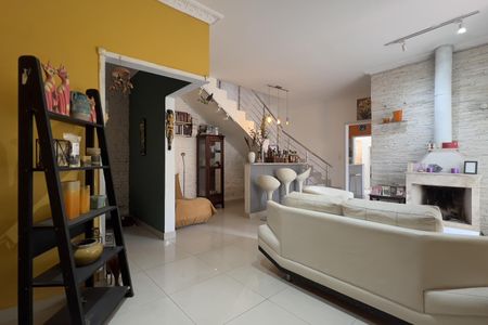 Sala de Estar de casa à venda com 3 quartos, 200m² em Vila Pedro Moreira, Guarulhos