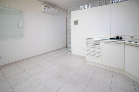 Sala 1 de casa para alugar com 1 quarto, 30m² em Vila Suzana, São Paulo