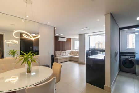 Sala de apartamento à venda com 2 quartos, 68m² em Bonfim, Campinas