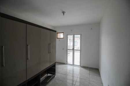 Quarto 1 de casa para alugar com 2 quartos, 56m² em Parque Sao Vicente, Belford Roxo