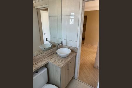 Banheiro de apartamento para alugar com 2 quartos, 45m² em Vila Homero Thon, Santo André