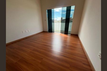 Casa para alugar com 4 quartos, 240m² em Cidade Jardim, Uberlândia