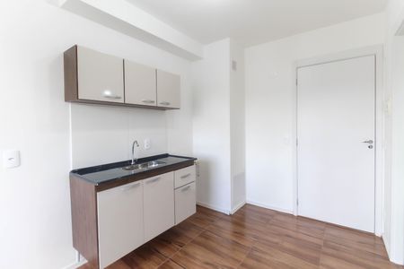 Sala - Cozinha de apartamento para alugar com 1 quarto, 24335m² em Guaianases, São Paulo