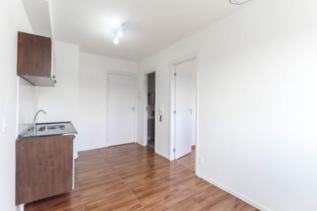 Sala - Cozinha de apartamento para alugar com 1 quarto, 24335m² em Guaianases, São Paulo