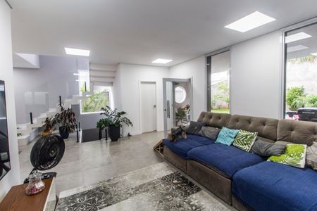 Sala de casa de condomínio para alugar com 4 quartos, 385m² em Alphaville, Santana de Parnaíba