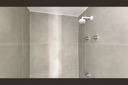 Banheiro de kitnet/studio à venda com 1 quarto, 24m² em Ipiranga, São Paulo