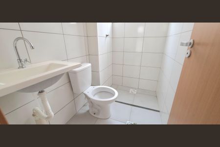 Banheiro de apartamento à venda com 2 quartos, 42m² em Lundcéia, Lagoa Santa