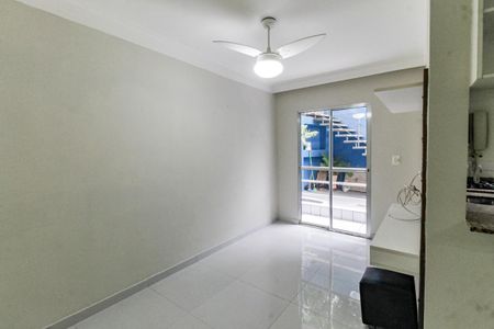 Sala de apartamento à venda com 2 quartos, 48m² em Chácara Agrindus, Taboão da Serra