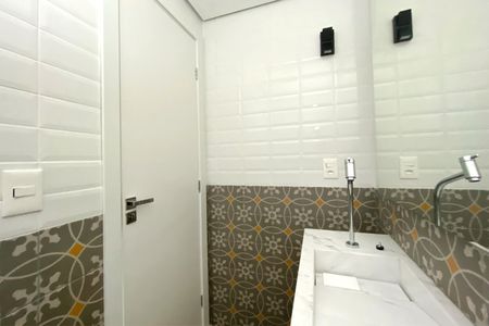 Lavabo de apartamento para alugar com 1 quarto, 49m² em Santa Tereza, Belo Horizonte