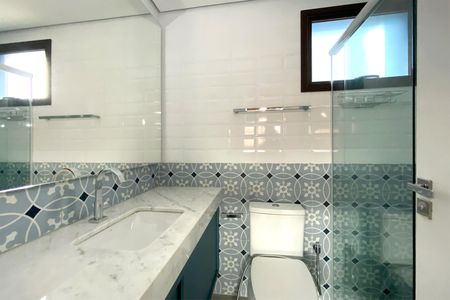 Banheiro de apartamento para alugar com 1 quarto, 49m² em Santa Tereza, Belo Horizonte