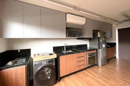 Cozinha de apartamento para alugar com 1 quarto, 49m² em Santa Tereza, Belo Horizonte
