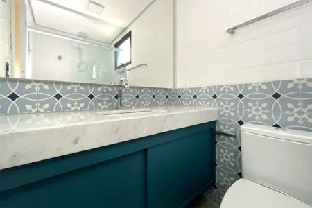 Banheiro de apartamento para alugar com 1 quarto, 49m² em Santa Tereza, Belo Horizonte