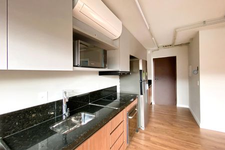 Cozinha de apartamento para alugar com 1 quarto, 49m² em Santa Tereza, Belo Horizonte