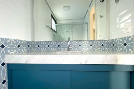 Banheiro de apartamento para alugar com 1 quarto, 49m² em Santa Tereza, Belo Horizonte