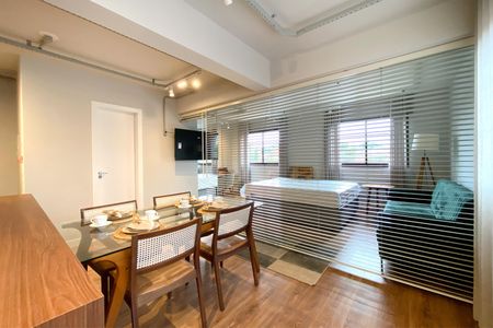 Sala de apartamento para alugar com 1 quarto, 49m² em Santa Tereza, Belo Horizonte