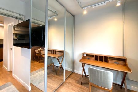 Armários de apartamento para alugar com 1 quarto, 49m² em Santa Tereza, Belo Horizonte