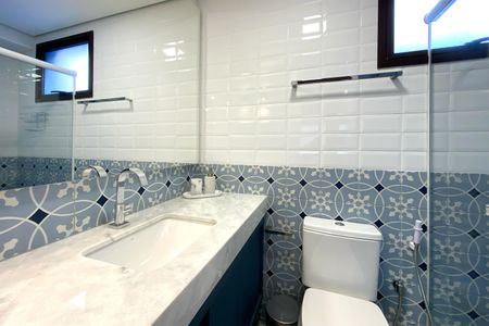 Banheiro de apartamento para alugar com 1 quarto, 49m² em Santa Tereza, Belo Horizonte