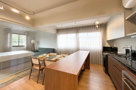 Sala de apartamento para alugar com 1 quarto, 49m² em Santa Tereza, Belo Horizonte