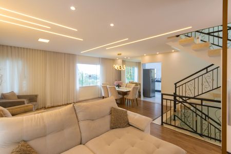 Sala de casa de condomínio para alugar com 4 quartos, 240m² em Vila Albertina, São Paulo