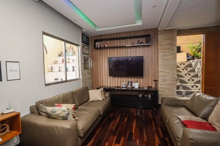 Sala de casa para alugar com 4 quartos, 200m² em Jardim Salete, Taboão da Serra