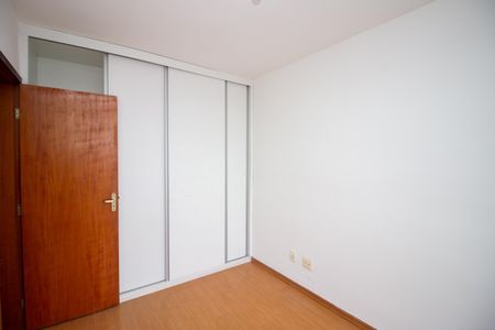 Quarto Suíte de apartamento à venda com 3 quartos, 66m² em Cabral, Contagem