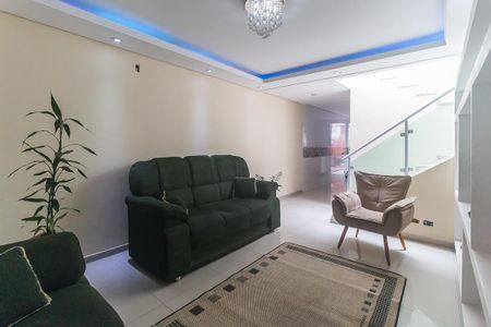 Sala de casa para alugar com 2 quartos, 227m² em Vila Arbame, Poá