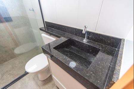 Banheiro de apartamento para alugar com 2 quartos, 56m² em Jardim Santo Alberto, Santo André