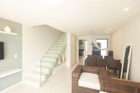 Sala de casa para alugar com 3 quartos, 150m² em Guaratiba, Rio de Janeiro