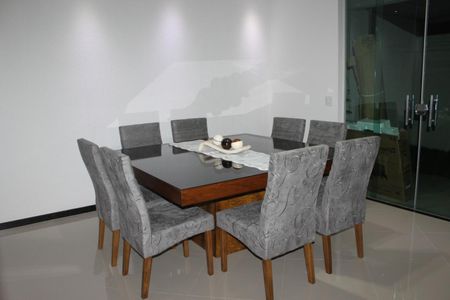 Sala de casa à venda com 3 quartos, 250m² em Europa, Contagem