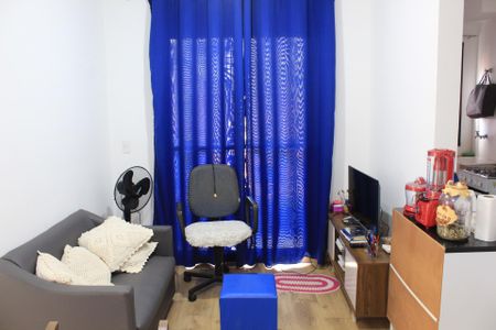 Sala de apartamento para alugar com 2 quartos, 44m² em Roselândia, Cotia