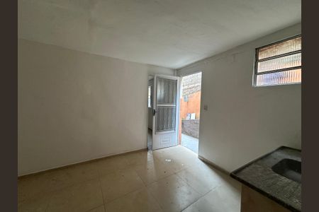 Sala/Cozinha de casa para alugar com 1 quarto, 70m² em Jardim Silveira, Barueri