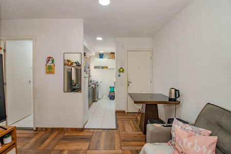 Sala de apartamento para alugar com 2 quartos, 60m² em Mário Quintana, Porto Alegre