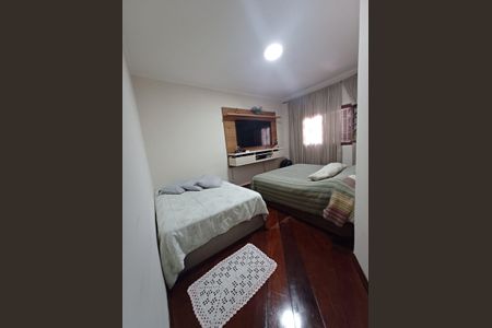 Quarto de casa para alugar com 4 quartos, 400m² em Jardim Rosana, Guarulhos