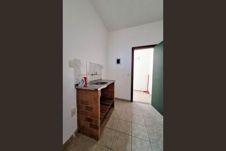 Cozinha de kitnet/studio para alugar com 1 quarto, 25m² em Engenho do Mato, Niterói