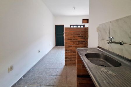 Cozinha de kitnet/studio para alugar com 1 quarto, 25m² em Engenho do Mato, Niterói