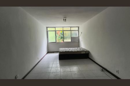 Quarto de kitnet/studio para alugar com 1 quarto, 33m² em Vargem Grande, Rio de Janeiro