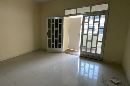 Sala de casa para alugar com 4 quartos, 160m² em Jardim Vinte E Cinco de Agosto, Duque de Caxias