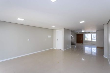 Sala / Cozinha de casa para alugar com 2 quartos, 80m² em Serraria, Porto Alegre
