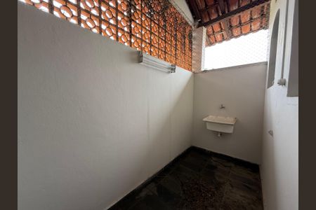 Casa para alugar com 4 quartos, 300m² em Caiçaras, Belo Horizonte