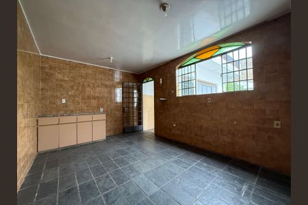 Casa para alugar com 4 quartos, 300m² em Caiçaras, Belo Horizonte