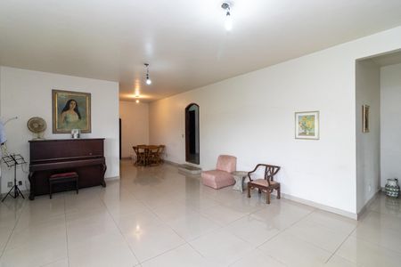 Sala de casa para alugar com 5 quartos, 300m² em Jardim Sulacap, Rio de Janeiro