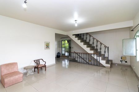 Sala de casa para alugar com 5 quartos, 300m² em Jardim Sulacap, Rio de Janeiro
