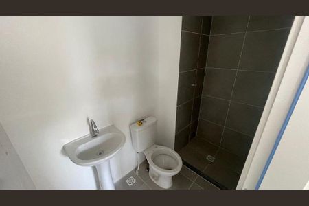 Banheiro de apartamento para alugar com 2 quartos, 45m² em Cecília, Viamão