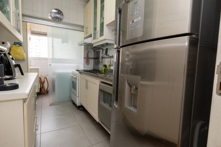 Cozinha de apartamento à venda com 2 quartos, 58m² em Tamboré, Barueri