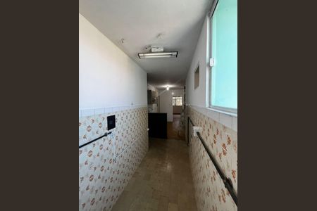 Corredor de apartamento para alugar com 2 quartos, 70m² em Jardim Catarina, São Gonçalo
