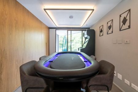 Casa de Condomínio à venda com 3 quartos, 860m² em Chácara Monte Alegre, São Paulo