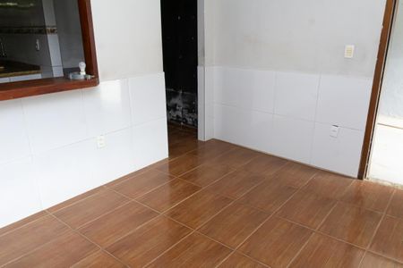 Sala de casa para alugar com 3 quartos, 130m² em Guaratiba, Rio de Janeiro